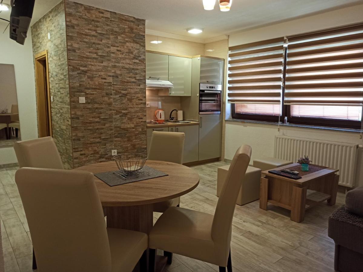 Studio Apartments Una Korenica Εξωτερικό φωτογραφία