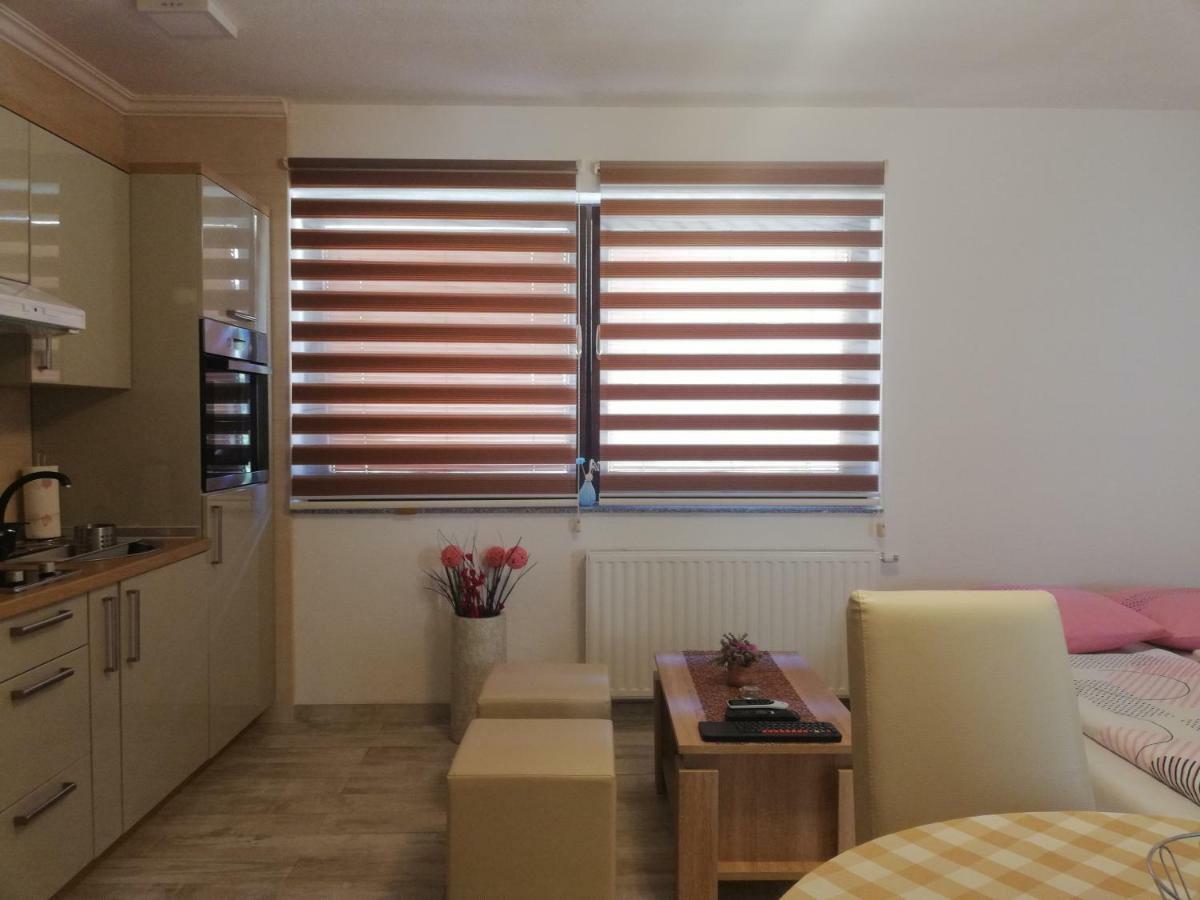 Studio Apartments Una Korenica Εξωτερικό φωτογραφία